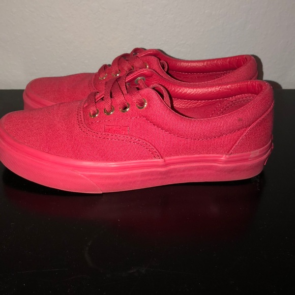 Shoes - Picture 3 of 4